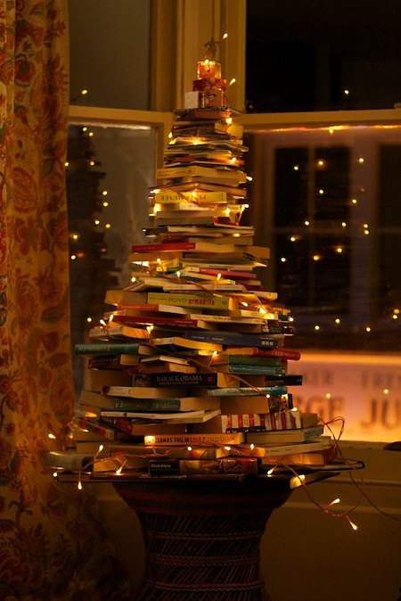 ADORABLE Christmas Trees Inspired by Books - A Treat for Booklovers